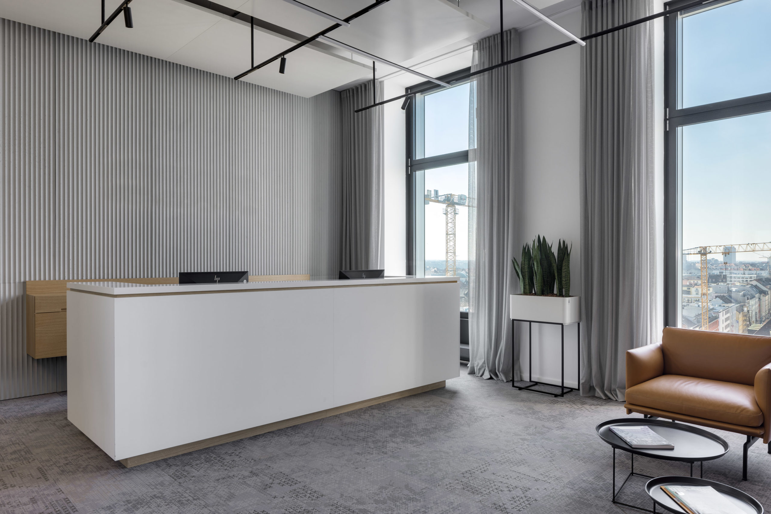 Büroeinrichtung & Empfang | Innenausbau München | Studio Moura
