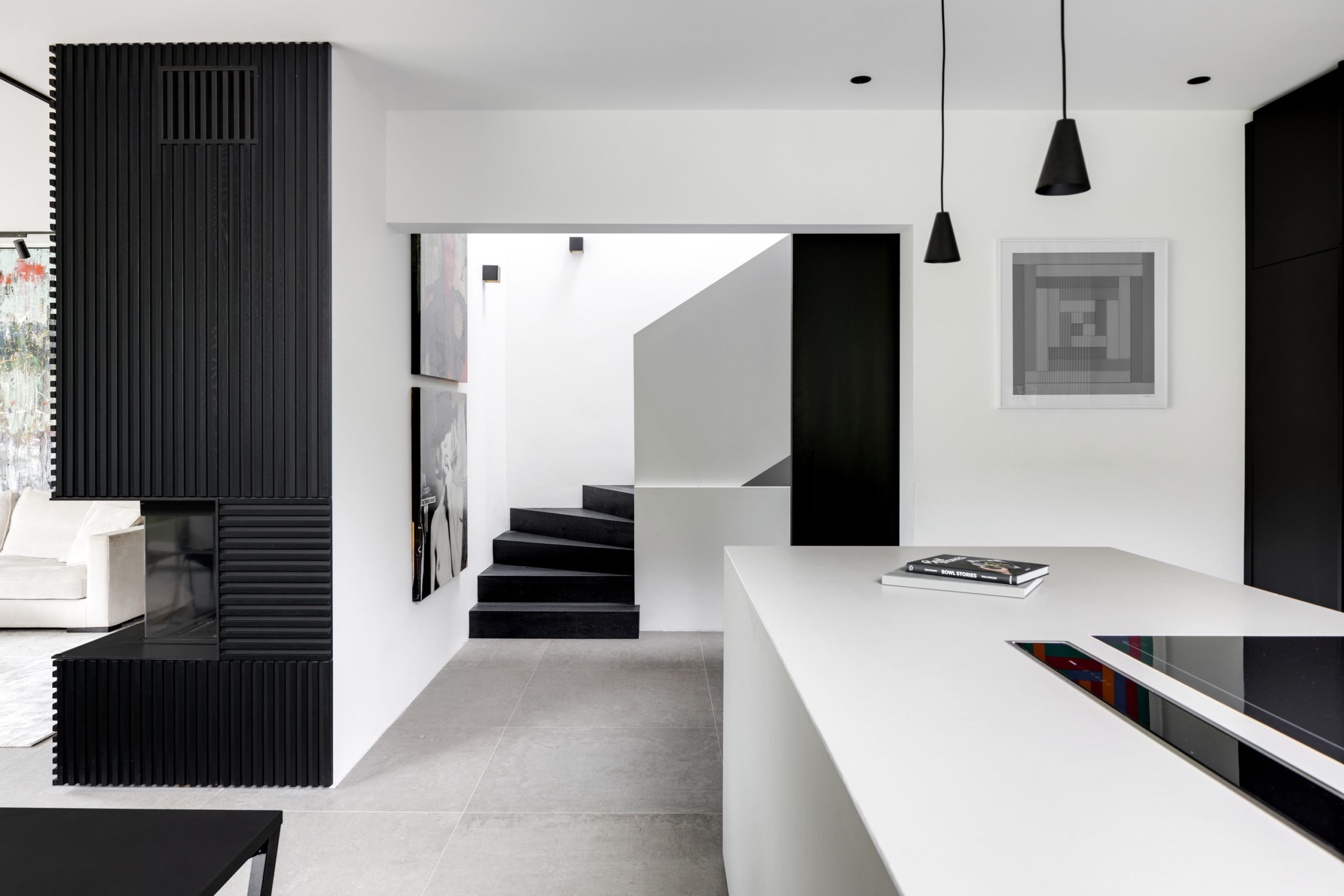 Küchenblock mit Keramikplatte und Gaggenau Geräten – exklusive Küchengestaltung